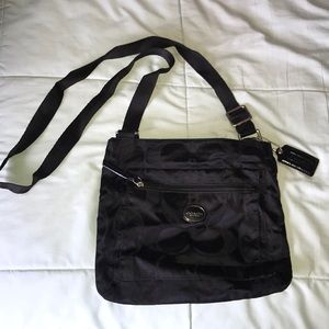 LIKE NEW COACH CROSSBODY PURSE